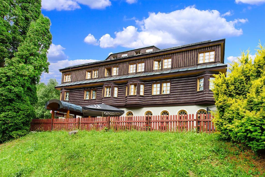 Alpsky Hotel Špindlerŭv Mlýn Esterno foto